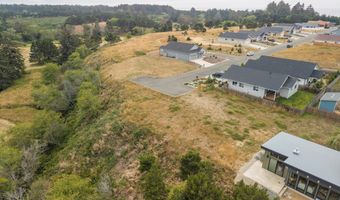 636 SEACREST Dr, Bandon, OR 97411
