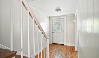 133 Riverside Dr, Augusta, ME 04330