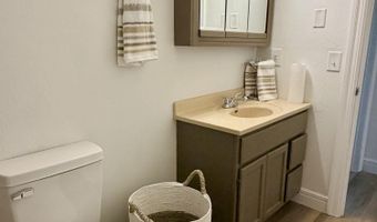 904 S Oak Ridge Dr, Aurora, MO 65605