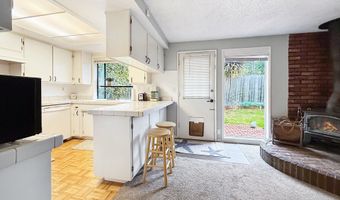 1330 CRISSEY Cir, Brookings, OR 97415