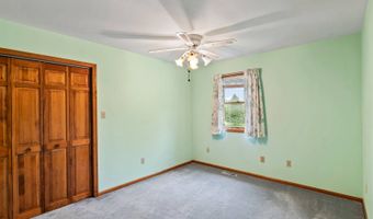 123 Rose Vidot Dr, Amsterdam, NY 12010