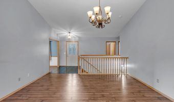 4566 Westlake Ct, Bel Aire, KS 67220
