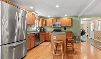 16 Breakneck Rd, Hudson, NH 03051