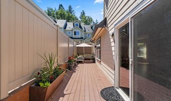 923 Bellview Ave 2, Ashland, OR 97520