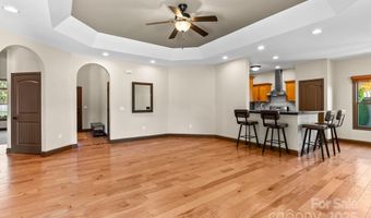 4 Pacifico Dr, Asheville, NC 28806