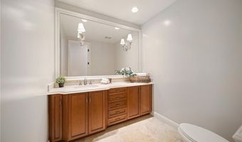 15850 Seville Ln, Encino, CA 91436