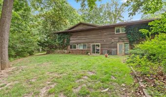 16 Meadowbrook Country Club Est, Ballwin, MO 63011