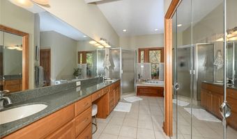 679 DEEP WOODS Dr, Aurora, OH 44202