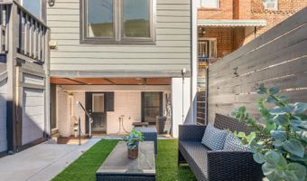 1739 D St NE, Washington, DC 20002