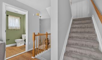 6607 THACKWELL Way 2203, Alexandria, VA 22315