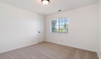 2318 S Hampton Cir, Santa Rosa, CA 95401