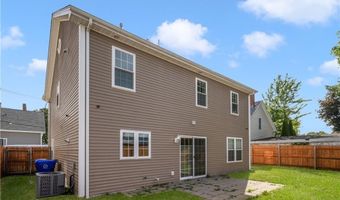 18 Cross St, East Providence, RI 02914