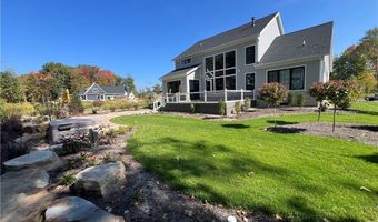 825 Club Dr W, Aurora, OH 44202