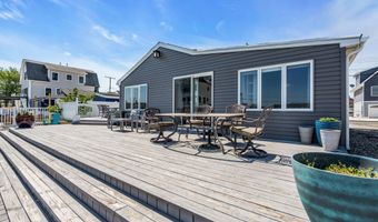 209 Fernwood Dr, Bayville, NJ 08721