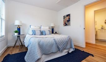 32 Exchange St 203, East Greenwich, RI 02818