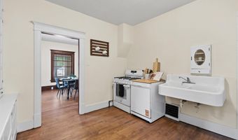 126 YALE St, Green Bay, WI 54303