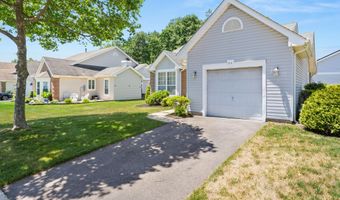 84 Chain Blvd, Bayville, NJ 08721