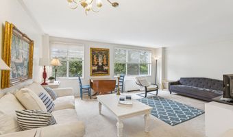 1200 N NASH St 565, Arlington, VA 22209