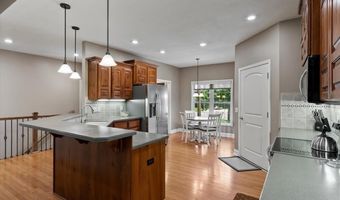 6989 141st St, Basehor, KS 66007