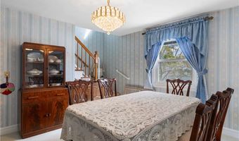 36 Willow Ave, Middletown, RI 02842