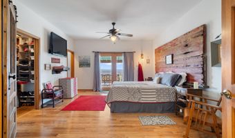 24352 State Hwy Ee, Aurora, MO 65605