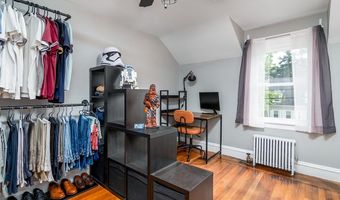38 Brookside Dr, Cranston, RI 02910