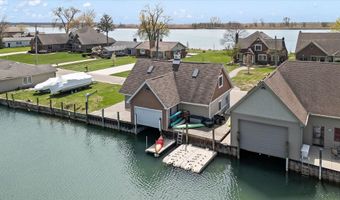 8115 Colony Dr, Algonac, MI 48001