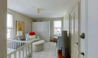 9 Dartmouth St, Newport, RI 02840