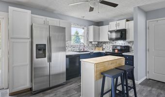 44 Ashton Dr, Ashville, OH 43103