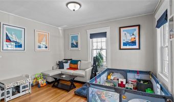 50 Charles St, Bristol, RI 02809