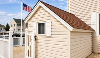 88 Storm Jib Ct, Bayville, NJ 08721