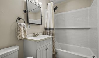 352 Leeward Ave, Beachwood, NJ 08722