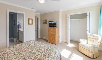 1711 E Fort Macon Rd, Atlantic Beach, NC 28512