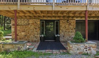 306 Mountain Rd, Albrightsville, PA 18210