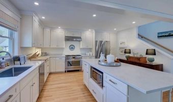 23 Chachapacassett Rd, Barrington, RI 02806