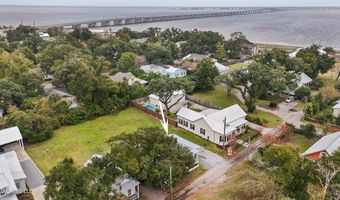 109 Mcdonald Ln, Bay St. Louis, MS 39520