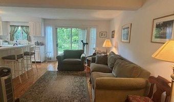 89 Hampton Ave, Albertson, NY 11507