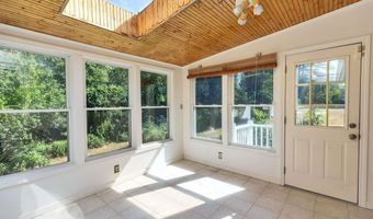 377 High St, Candia, NH 03034