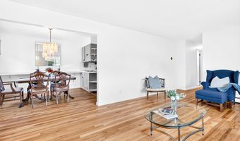 78 Arrowhead Rd, Brookfield, CT 06804