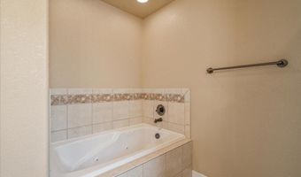 423 APPLETREE Ln, Cheyenne, WY 82009