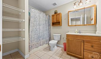 1050 Chestnut Glen Dr, Athens, GA 30606