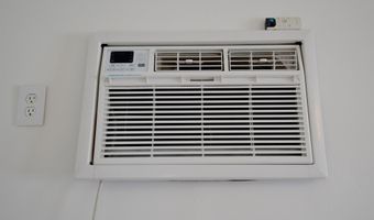 34 W 7TH St, Bayonne, NJ 07002
