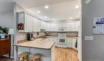 820 N Mckay Ave NE, Alexandria, MN 56308