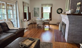 180 Clark Ave, Branford, CT 06405