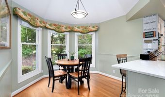 37 New Cross N, Asheville, NC 28805