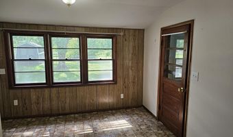 1115 S Carnation Dr, Aurora, MO 65605