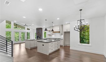 32 Warwick Dr, Bella Vista, AR 72714
