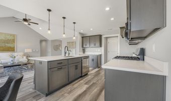 5165 Greyson Heights Dr, Auburn, IN 46706
