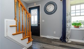 74 Brookhaven Dr, East Providence, RI 02914