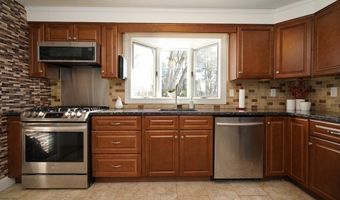 72 Woodbine St, Attleboro, MA 02703